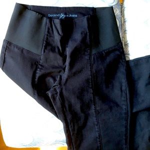Second Yoga black pull-on skinny jeans